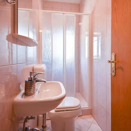 Aurora By Interhome Бузет