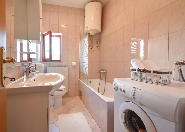 Aurora By Interhome Apartmán